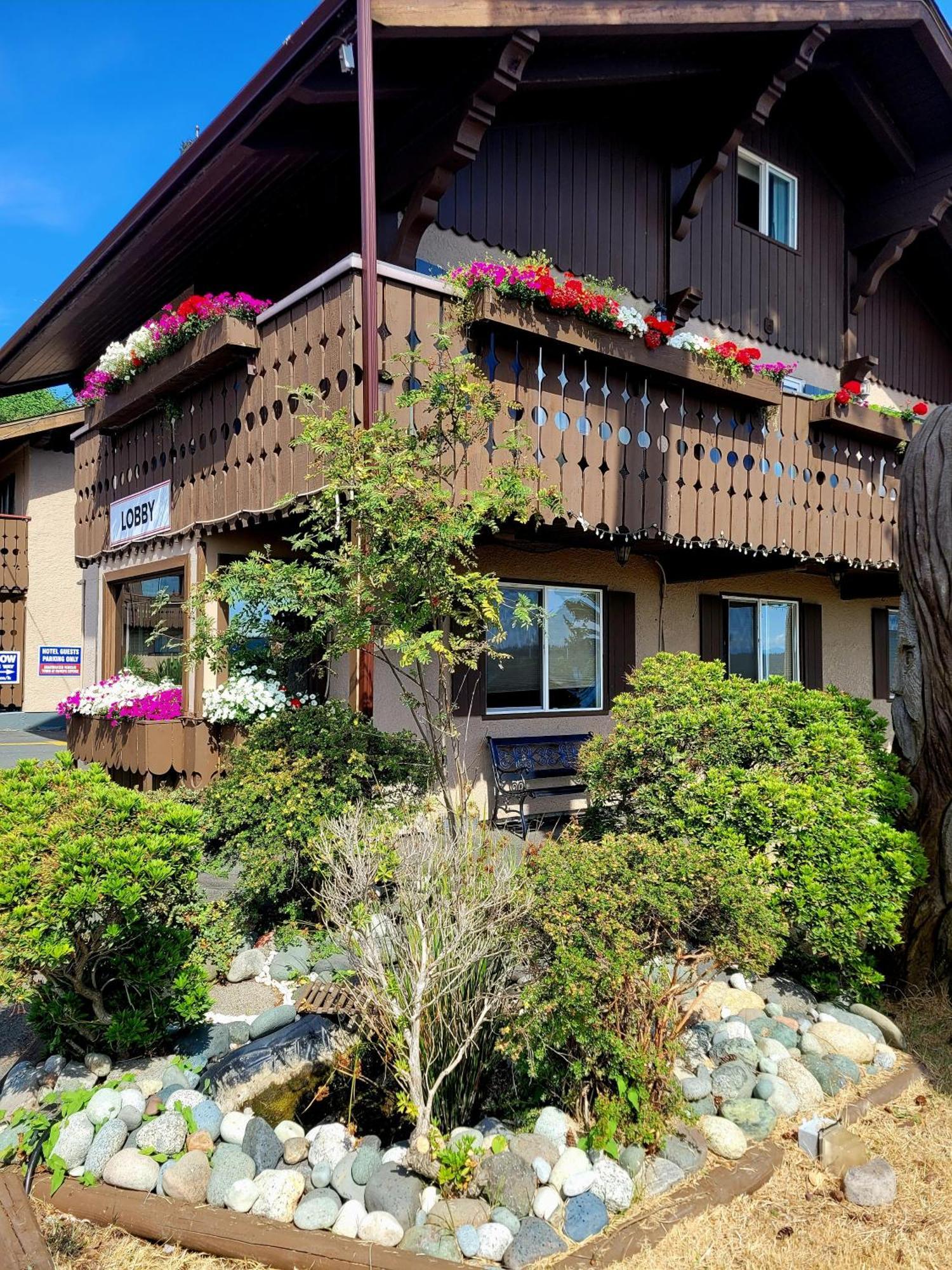 Ramada by Wyndham Campbell River Bagian luar foto